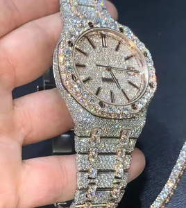 Montre de luxe pour homme Arctic Prestige avec diamant en moissanite, quartz, cristal saphir de 5 mm, bracelet en acier inoxydable, design entièrement serti de pierres - Product Image 2