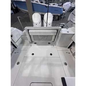 Blackfin 252DC 2024, Nuevo Material de Casco de Fibra de Vidrio, Características Mejoradas - Product Image 3