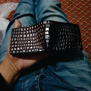 Top Grain Genuine Leather Vintage <b>Wallet</b> for Men <b>RFID</b> <b>Blocking</b> Bi-fold Open Closure Lightweight Credit Card Holder with Diamonds - Product Image 1
