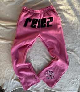 Conjunto de Sudadera con Capucha y Pantalones Deportivos con Estampado Gráfico de Lujo en Rojo y Blanco, Estilo Urbano, Corte Holgado - Product Image 3