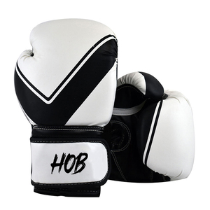 Diseña tu propio conjunto de equipo de boxeo profesional rojo de cuero, guantes de boxeo impermeables de 12 oz para uso doméstico. - Product Image 3
