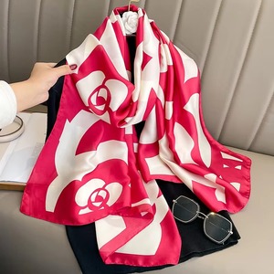 Haute qualité personnalisé 100% foulard en soie pour les femmes respirant léger élégant imprimé motif chaud mode vêtements quotidiens femmes écharpe - Product Image 3