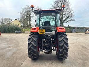 Tractor de Orugas Nuevo de Alta Calidad M6060, 4x4, 63.5HP, Transmisión por Engranajes, para Uso Agrícola con Bomba y Caja de Cambios - Product Image 3