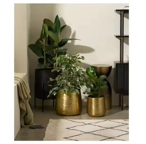 Ensemble de trois jardinières d'extérieur en métal au design attrayant, durables et écologiques, de différentes tailles, style ferme, décoration pour la maison et le jardin - Product Image 4