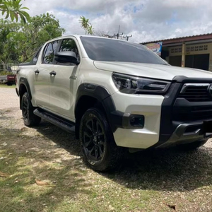 Toyo ta Hilux Pickup 4x4 Diesel/xăng có sẵn tay lái bên trái và tay lái bên phải có sẵn - Product Image 1