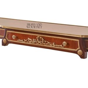 Mesa Consola Francesa Clásica con Estante Inferior, Madera Artesanal y Detalles Elegantes de Latón para Espacios Interiores de Lujo - Product Image 5
