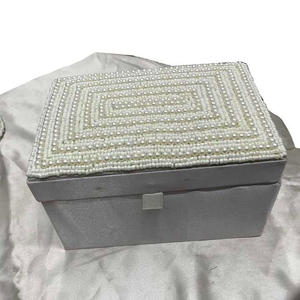 Boîte à bijoux élégante en verre faite à la main avec détail de perle pour la décoration de cadeau d'organisateur de vanité par glowin fashion - Product Image 5