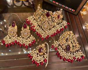 Conjunto de Joyería Tradicional Pakistaní e India con Incrustaciones de Kundan y Detalles Meenakari, Chapado en Plata sobre Acero Inoxidable, Estilo Clásico - Product Image 4