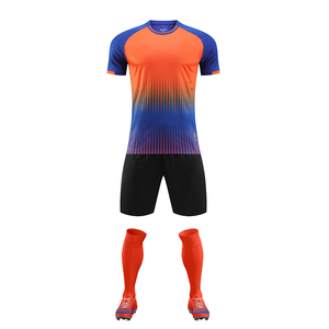 Maillot de football et survêtement de qualité supérieure, 100 % imprimé numériquement, manches courtes, respirant, séchage rapide, personnalisable, faible MOQ, collection 2025 - Product Image 2