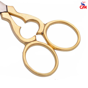 Tijeras de Manicura Profesionales con Diseño de Hoja Dorada, Tijeras para Cutículas de Acero Inoxidable, Herramienta de Belleza de Calidad Profesional - Product Image 4