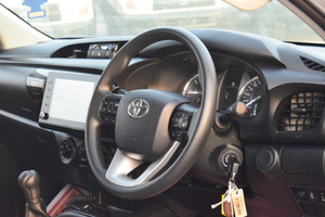 Voiture d'occasion de qualité et abordable, Toyota Hilux 2020, conduite à droite - Product Image 2