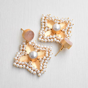 Pendientes de Latón de Exportación al por Mayor, Diseño Boho Chic con Perlas Hechas a Mano, Acabado en Latón Antiguo Semiprecioso, Listos para B2B Premium - Product Image 2