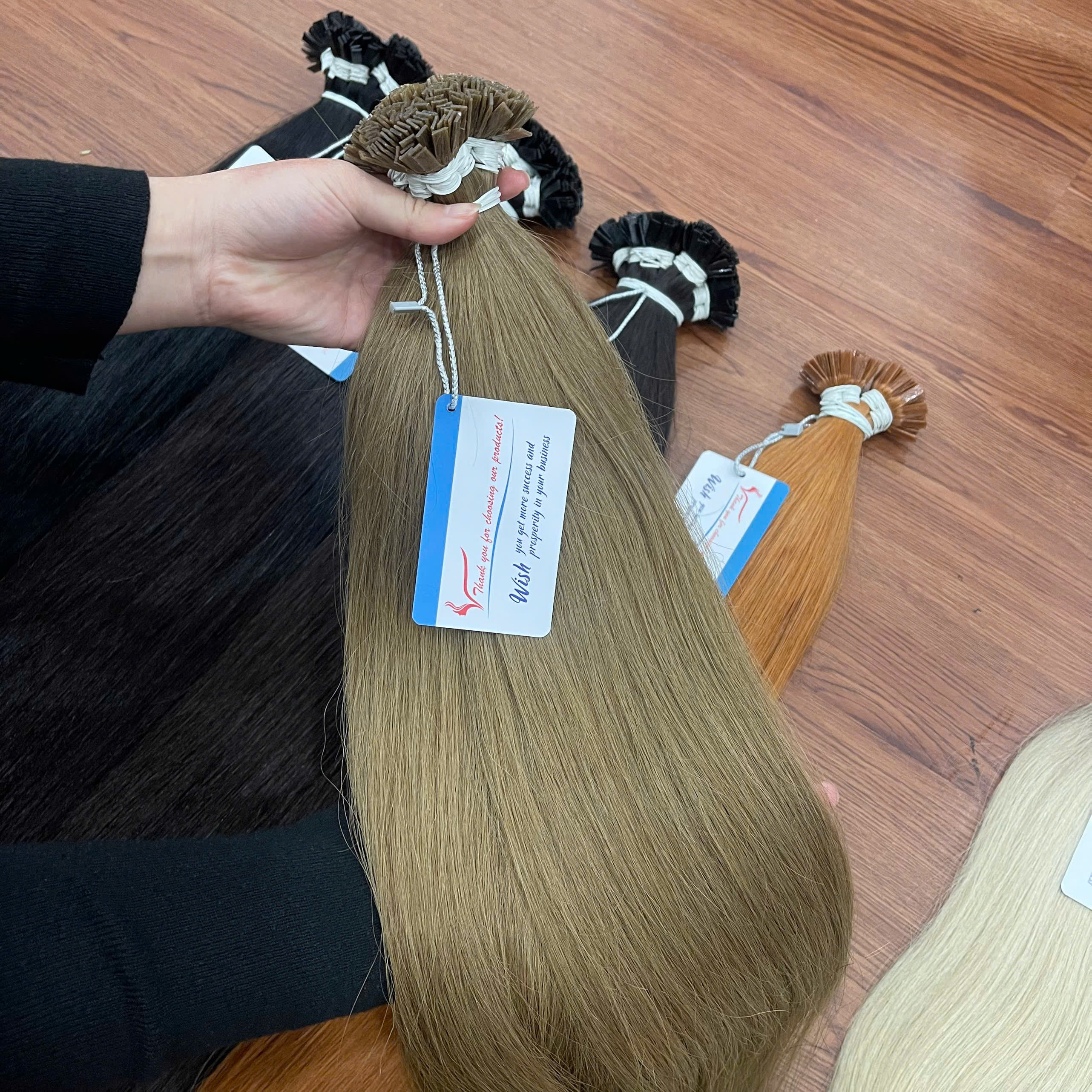 สีน้ำตาล