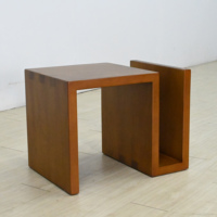 Table d'appoint en teck unique et élégante avec en forme de S pour table basse en bois de salon