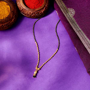 สร้อยคอประดับลูกปัดละเอียดแบบแฟนซี AuraLine Mangalsutra - Product Image 1