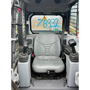 Chargeuse compacte sur pneus Gehl R220 4x4 2024 avec capacité de charge nominale de 9, 6, 40, 50, 4, 3, 10 tonnes, chargeuse frontale et chargeuse de grumes avec attache de godet - Product Image 2