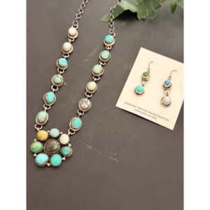 Ensemble de colliers Ella Peters en turquoise mélangée et argent sterling avec motif floral pour cadeau - Product Image 4
