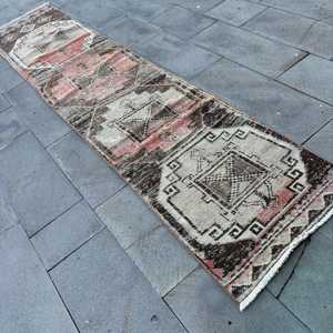 Alfombra Turca Vintage, Alfombra de 2.3x10.7 pies, Alfombra a Rayas Rojo Marrón - Product Image 4