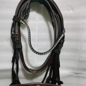 Brida de caballo de cuero de alta calidad, ajuste personalizado para carreras, paseos al aire libre y eventos ecuestres, equipo cómodo de larga duración - Product Image 1