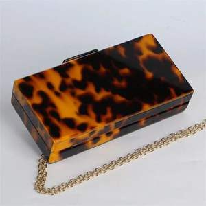 กระเป๋าคลัทช์เรซินทำมือที่สวยงามของผู้ขายทั่วโลกสไตล์แฟชั่นพร้อมฝาปิดเปิดสำหรับผู้ซื้อที่ฉลาด - Product Image 2