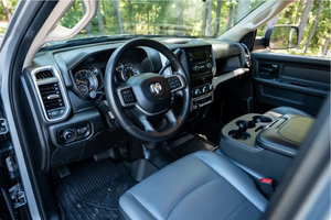 PRÊT À CONDUIRE - VÉHICULE D'OCCASION À VOLANT À GAUCHE |   2020 RAM 3500 TRADITIONAL CREW CAB DUALY CUMMINS CAR HAULER - Product Image 4