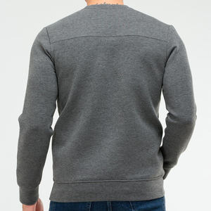 Fabricante de Sudaderas de Cuello Redondo Bordadas en Felpa Francesa Lisa, Sudaderas Personalizadas de Algodón de 370 g/m² con Impresión Serigráfica - Product Image 6