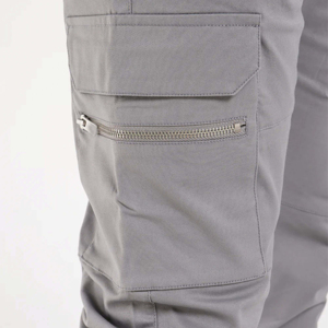 Pantalones cargo ligeros para todas las estaciones para hombre, bolsillos utilitarios, material transpirable para uso activo y estilo informal de viaje - Product Image 5