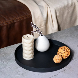 Bandeja REDONDA DE SERVICIO DE Metal estándar de latón AK en bandeja hecha a mano con acabado recubierto de polvo negro para vajilla/utensilios de cocina - Product Image 1