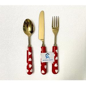 Ensemble de couverts en or PVD brillant moderne avec manche en résine fantaisie, ensemble de couverts cuillère, fourchette, couteau, couverts en résine, vaisselle, ustensiles - Product Image 1