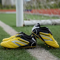 Vente en gros Chaussures de football Crampons confortables pour les sports d'extérieur et l'entraînement Chaussures de football personnalisées