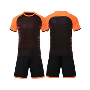 Servicio rápido OEM Uniforme de fútbol hecho a medida para hombres Calidad única Personalizado Hecho profesional - Product Image 1