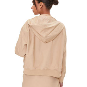 Sudadera con Capucha Corta y Cuadrada de Alta Calidad para Mujer, Diseño Informal de Invierno con Logotipo Frontal Personalizable, Hombros Caídos - Product Image 6