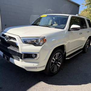 CLEAN 2019 To-yo-ta 4 _ Runner Limited 4WD - Product Image 1
