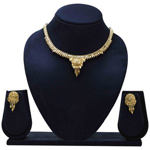 Vente en gros 14K 18K 24K plaqué or Ensemble collier et boucles d'oreilles de conception traditionnelle Bijoux de mariage pour femmes en laiton - Product Image 1