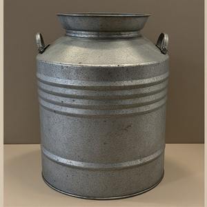 Lata de leche galvanizada decorativa antigua con acabado inspirado en la granja, ideal para cocinas, jardín, cafetería al aire libre y espacios rústicos - Product Image 5