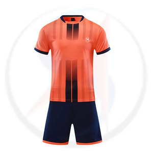 Đồng phục bóng đá thăng hoa thiết kế áo bóng đá của riêng bạn và quần short teamwear với số và tên cho Câu lạc bộ và giải đấu - Product Image 1