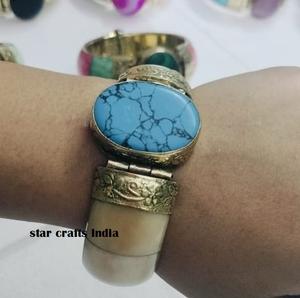 Cadeau d'anniversaire pierre naturelle avec laiton et os Design vente chaude à la main femme manchette Bracelet 100% os fait Bracelet - Product Image 1