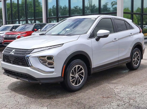 SUV d'occasion blanc 2026 pour les trajets urbains, transmission automatique 6 vitesses, transmission intégrale, sièges en cuir - Product Image 5