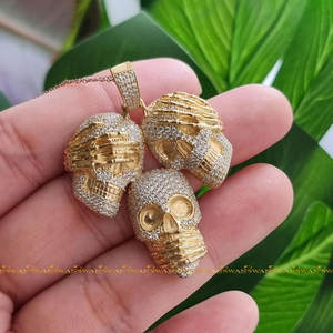 Increíbles Colgantes y Dijes de Joyería Fina de Moda Hip Hop, Oro Sólido de 10 Quilates con Diamantes Moissanite de Corte Brillante Redondo - Product Image 2