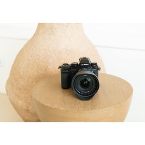 Full Frame Mirrorless Camera 50mm F1.8 Lens 4K 60P Video Recording Flip Screen Wi-Fi L-Mount 5-Axis Dual I.S. Digital CMOS Body - Product Image 2