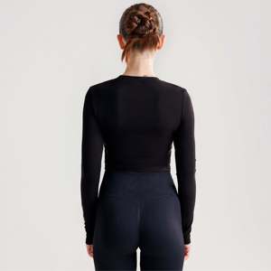 Crop top noir Dynamic Grip avec fonction respirante - Product Image 2