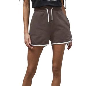 Pantalones cortos deportivos ligeros de secado rápido de nuevo diseño de servicio OEM para mujeres de cintura alta transpirable y estilo cómodo ajuste regular - Product Image 1