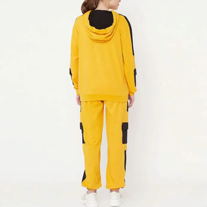 Conjunto de sudadera con capucha y pantalones de chándal recortados de algodón 400 Gsm de alta calidad para mujer - Product Image 4