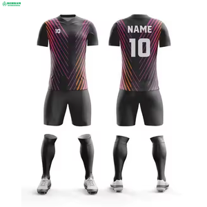 Ensemble de maillots de football pour hommes, design à rayures sublimées personnalisés OEM, 100% polyester, respirant, séchage rapide, vêtements de football écologiques pour équipe - Product Image 4
