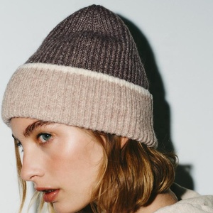 Bonnet tricoté 100 % acrylique double couche, couleur unie, doux et chaud, pour l'hiver, unisexe, usage quotidien, personnalisable, idéal pour le froid, vente en gros - Product Image 1