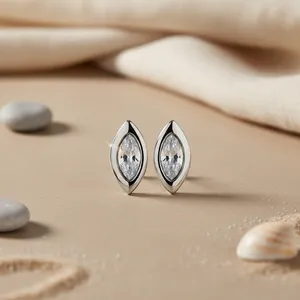 Boucles d'oreilles en cristal marquise argentées pour femmes, bijoux élégants, idée cadeau - Product Image 2