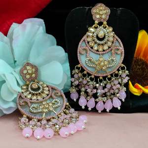 Boucles d'oreilles pendantes modernes colorées avec des pierres Kundan scintillantes Bijoux traditionnels Twist perles suspendues et perles multicolores - Product Image 6