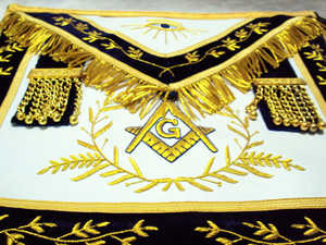 Artisanat de broderie de régalia maçonnique : Tablier de maître maçon avec collier de bijoux, marteau, truelle, équerre, broderie au point de croix - Product Image 4