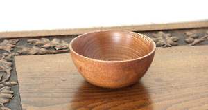 Bol à salade jetable contemporain en bois d'acacia véritable de qualité supérieure, poli, pour le camping, les fêtes, le stockage, durable pour la maison - Product Image 3