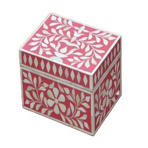 Caja de Joyería Artesanal con Incrustaciones de Hueso, Cajas con Diseño Floral, Decoración para el Hogar, Almacenamiento de la India, Presentada en Tiendas de Artículos para el Hogar de Londres - Product Image 1